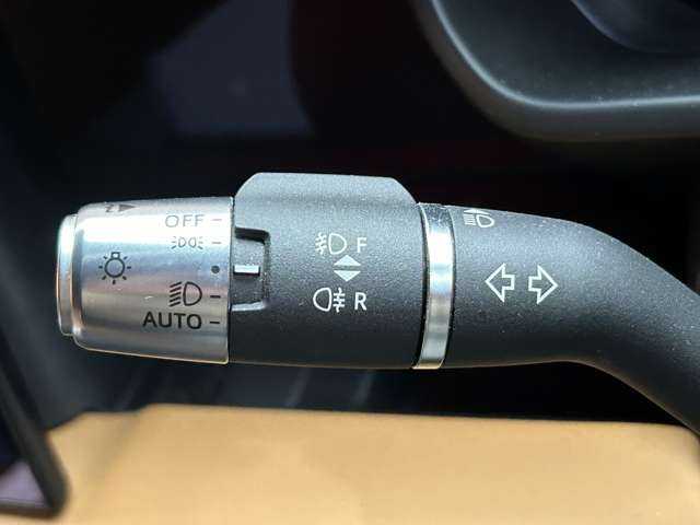 ランドローバー ランドローバー ディフェンダー 110X 千葉県 2022(令4)年 4万km 茶 スライディングパノラミックルーフ　/マトリクスＬＥＤヘッドライト　/コンビレザーシート　/コールドクライメートパック　/３６０°カメラ　/サイドステップ　/エアサスペンション　/ＡＣＣ　/ＨＵＤ　/シートヒーター