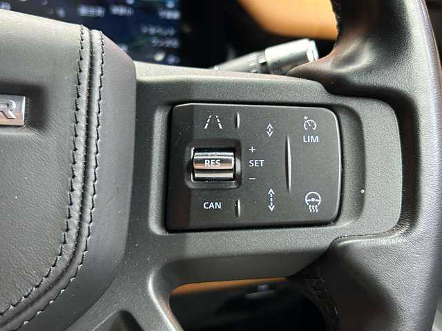 ランドローバー ランドローバー ディフェンダー 110X 千葉県 2022(令4)年 4万km 茶 スライディングパノラミックルーフ　/マトリクスＬＥＤヘッドライト　/コンビレザーシート　/コールドクライメートパック　/３６０°カメラ　/サイドステップ　/エアサスペンション　/ＡＣＣ　/ＨＵＤ　/シートヒーター