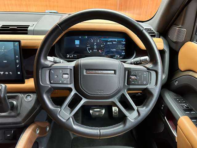 ランドローバー ランドローバー ディフェンダー 110X 千葉県 2022(令4)年 4万km 茶 スライディングパノラミックルーフ　/マトリクスＬＥＤヘッドライト　/コンビレザーシート　/コールドクライメートパック　/３６０°カメラ　/サイドステップ　/エアサスペンション　/ＡＣＣ　/ＨＵＤ　/シートヒーター