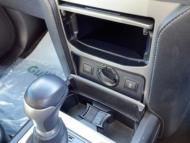 トヨタ ランドクルーザー プラド TX Lパッケージ 岩手県 2023(令5)年 2.3万km ホワイトパールクリスタルシャイン 純正SDナビ/AM/FM/CD/DVD/Bluetooth/フルセグTV/バックカメラ/サンルーフ/ドライブレコーダー/レーダークルーズコントロール/衝突被害軽減ブレーキ/レーンキープアシスト/横滑り防止装置/アイドリングストップ/パワーシート/シートヒーター/オートライト/オートハイビーム/LEDヘッドライト/スマートキー/プッシュスタート/電動格納ミラー/純正17インチAW/純正フロアマット/保証書/取扱説明書”