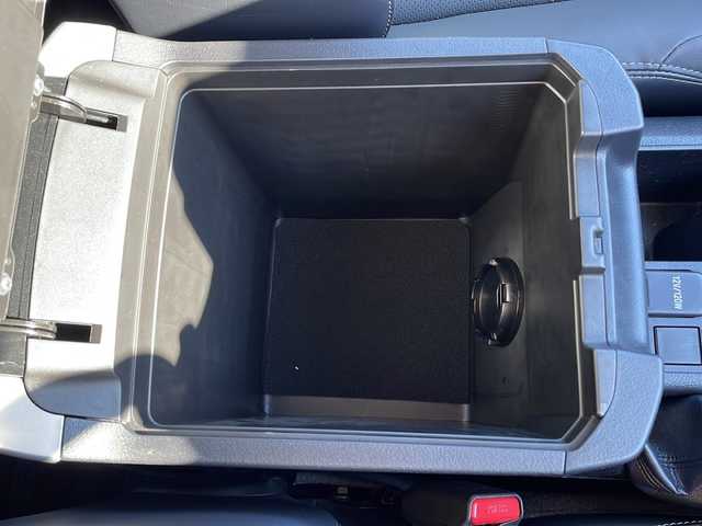 トヨタ ランドクルーザー プラド TX Lパッケージ 岩手県 2023(令5)年 2.3万km ホワイトパールクリスタルシャイン 純正SDナビ/AM/FM/CD/DVD/Bluetooth/フルセグTV/バックカメラ/サンルーフ/ドライブレコーダー/レーダークルーズコントロール/衝突被害軽減ブレーキ/レーンキープアシスト/横滑り防止装置/アイドリングストップ/パワーシート/シートヒーター/オートライト/オートハイビーム/LEDヘッドライト/スマートキー/プッシュスタート/電動格納ミラー/純正17インチAW/純正フロアマット/保証書/取扱説明書”