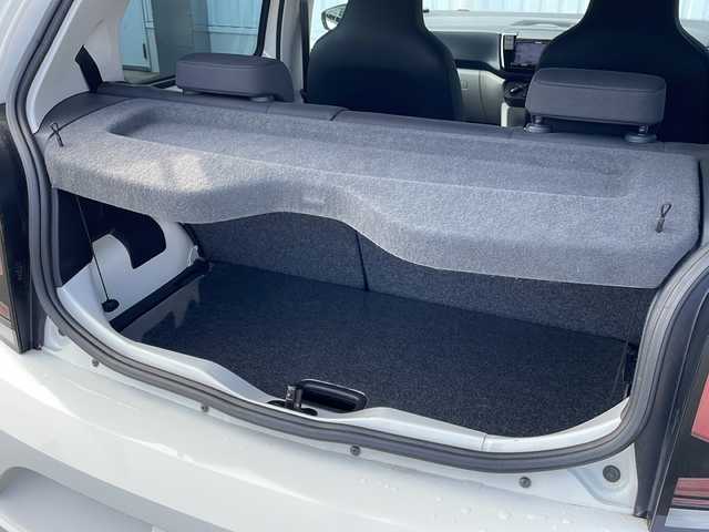 フォルクスワーゲン アップ！ ハイアップ！ 三重県 2018(平30)年 5.2万km キャンディホワイト 社外SDナビ(AM/FM/CD/DVD/TV/BT)/フルセグTV/横滑り防止/前方ドライブレコーダー/アイドリングストップ/ウィンカーミラー/オートライト/ETC/純正アルミホイールキャップ/純正ドアバイザー/禁煙車
