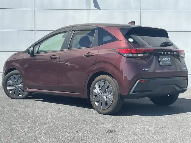 日産 ノート X 千葉県 2021(令3)年 3.2万km バーガンディー プロパイロット/　衝突軽減ブレーキ/レーンキープアシスト/　レーダークルーズコントロール/オートハイビーム/　クリアランスソナー/ブラインドスポットモニター/純正メーカーディスプレイナビ/　フルセグ/BT/USB/カープレイ/アラウンドビューモニター/ステアリングスイッチ/ETC2.0/シートヒーター(D/N席)/ステアリングヒーター/LEDヘッドライト/オートライト/フォグライト/電動パーキングブレーキ/スマートキー/プッシュスタート/純正フロアマット/純正ホイール