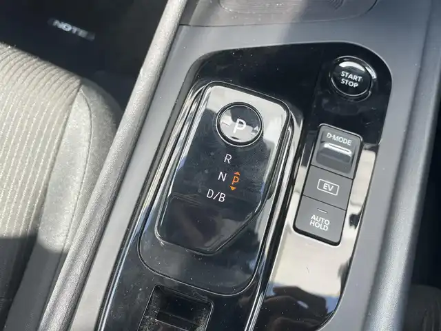 日産 ノート X 千葉県 2021(令3)年 3.2万km バーガンディー プロパイロット/　衝突軽減ブレーキ/レーンキープアシスト/　レーダークルーズコントロール/オートハイビーム/　クリアランスソナー/ブラインドスポットモニター/純正メーカーディスプレイナビ/　フルセグ/BT/USB/カープレイ/アラウンドビューモニター/ステアリングスイッチ/ETC2.0/シートヒーター(D/N席)/ステアリングヒーター/LEDヘッドライト/オートライト/フォグライト/電動パーキングブレーキ/スマートキー/プッシュスタート/純正フロアマット/純正ホイール