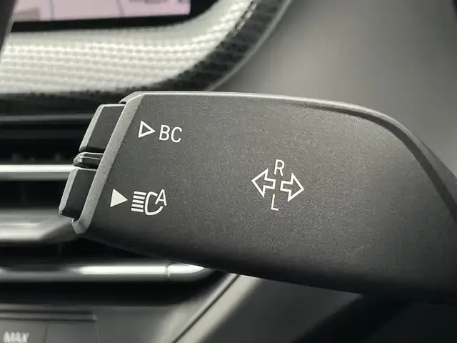 ＢＭＷ １１８ｄ プレイ エディションジョイ+ 三重県 2020(令2)年 3.7万km アルピンホワイトⅢ コンフォートＰＫＧ　/ナビＰＫＧ　/ＬＥＤライト　/カープレイ　/オートマチックテールゲート　/ＡＣＣ　/インテリジェントセーフティー/コンフォートアクセス　/ワイヤレスチャージ　/純正１６ＡＷ　/純正ナビ　/バックカメラ　/ＥＴＣ/純正前後ドラレコ