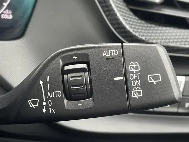 ＢＭＷ １１８ｄ プレイ エディションジョイ+ 三重県 2020(令2)年 3.7万km アルピンホワイトⅢ コンフォートＰＫＧ　/ナビＰＫＧ　/ＬＥＤライト　/カープレイ　/オートマチックテールゲート　/ＡＣＣ　/インテリジェントセーフティー/コンフォートアクセス　/ワイヤレスチャージ　/純正１６ＡＷ　/純正ナビ　/バックカメラ　/ＥＴＣ/純正前後ドラレコ