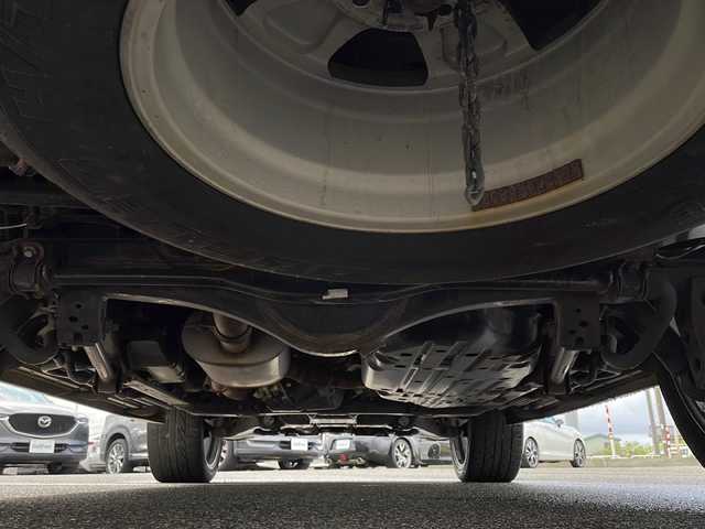 トヨタ ランドクルーザー ZX 新潟県 2015(平27)年 13万km ホワイトパールクリスタルシャイン 社外ホイール24インチ〈LOWENHATT] /社外エアロ〈branew〉/サンルーフ/クルーズコントロール/ルーフレール/シートメモリー/全席シートヒーター/本革レザーシート/自動防眩ミラー/後席モニター/純正フロアマット/ウッドコンビステアリング/フォグランプ/バックカメラ/フルセグ/ビルトインETC/４WD/カーテンエアバック/スマートキー/WACエアコン