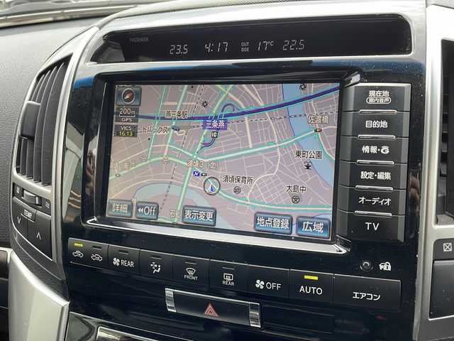 トヨタ ランドクルーザー ZX 新潟県 2015(平27)年 13万km ホワイトパールクリスタルシャイン 社外ホイール24インチ〈LOWENHATT] /社外エアロ〈branew〉/サンルーフ/クルーズコントロール/ルーフレール/シートメモリー/全席シートヒーター/本革レザーシート/自動防眩ミラー/後席モニター/純正フロアマット/ウッドコンビステアリング/フォグランプ/バックカメラ/フルセグ/ビルトインETC/４WD/カーテンエアバック/スマートキー/WACエアコン