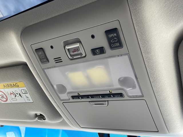 トヨタ ランドクルーザー ZX 新潟県 2015(平27)年 13万km ホワイトパールクリスタルシャイン 社外ホイール24インチ〈LOWENHATT] /社外エアロ〈branew〉/サンルーフ/クルーズコントロール/ルーフレール/シートメモリー/全席シートヒーター/本革レザーシート/自動防眩ミラー/後席モニター/純正フロアマット/ウッドコンビステアリング/フォグランプ/バックカメラ/フルセグ/ビルトインETC/４WD/カーテンエアバック/スマートキー/WACエアコン