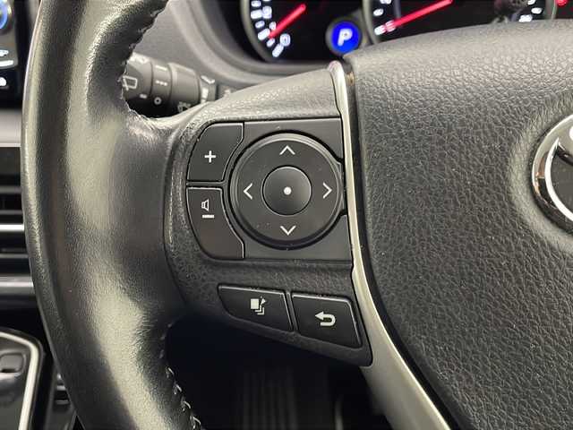 トヨタ ヴォクシー ZS 煌Ⅱ 宮崎県 2017(平29)年 7万km ホワイトパールクリスタルシャイン 禁煙車/トヨタセーフティセンス/社外ナビTV/（AVIC-RW800/CD/DVD/Bluetooth/フルセグTV)/社外ドライブレコーダー/社外ETC/純正キセノンオートライト/純正LEDフォグ/純正16インチアルミ/純正エアロ/純正ルーフエンドスポイラー/純正フロアマット/両側電動スライドドア/プリクラッシュセーフティ/オートマチックハイビーム/レーンディパーチャーアラート/デュアルオートエアコン/本革巻ハンドル/ウインカードアミラー/オート電動格納ミラー/スマートキー/プッシュエンジンスタート/新車時保証書/取扱い説明書
