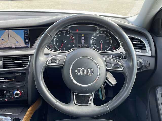 アウディ Ａ４ オールロードクワトロ 新潟県 2014(平26)年 7.3万km グレイシアホワイトメタリック 4WD/純正HDDナビ/CD/DVD/BT/フルセグテレビ/ミュージックサーバー/バックカメラ/ETC/革シート/パワーシート/シートヒーター/パドルシフト /コーナーセンサー/スマートキー/プッシュスタート/キセノンヘッドライト/オートライト/フォグランプ/純正18インチアルミホイール