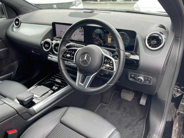 メルセデス・ベンツ ＧＬＡ２００ｄ 埼玉県 2020(令2)年 1.9万km 黒 ワンオーナー　/黒半革　/純正ナビ　/ＬＥＤヘッドライト　/地デジ　　/レーダーセフティＰ　/純正１８インチアルミホイール　/パワートランクグリッド　/アラウンドビューカメラ