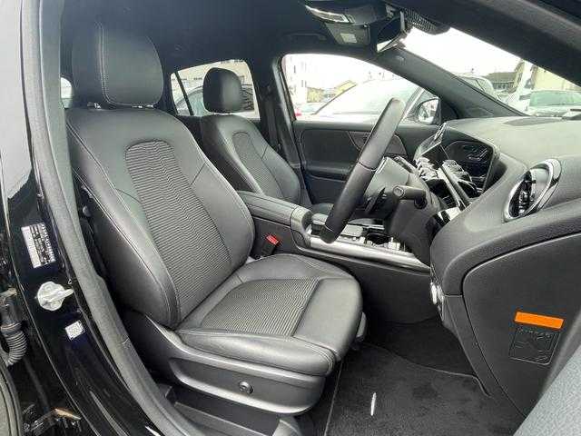 メルセデス・ベンツ ＧＬＡ２００ｄ 埼玉県 2020(令2)年 1.9万km 黒 ワンオーナー　/黒半革　/純正ナビ　/ＬＥＤヘッドライト　/地デジ　　/レーダーセフティＰ　/純正１８インチアルミホイール　/パワートランクグリッド　/アラウンドビューカメラ
