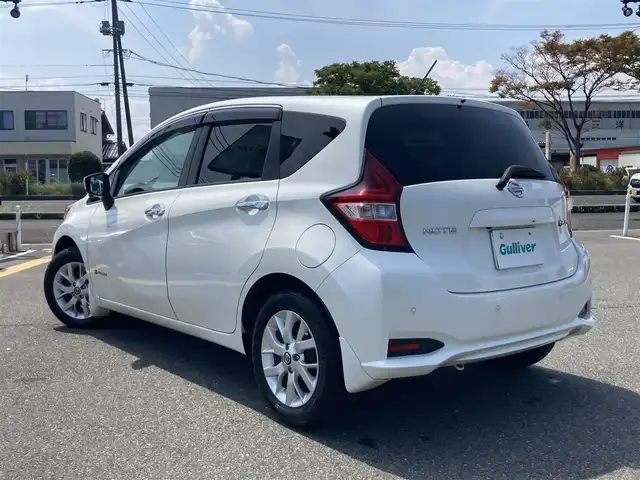 日産 ノート e－パワー X FOUR 鳥取県 2019(令1)年 10.1万km ブリリアントホワイトパール ４・W・D/ワンオーナー/純正ナビ/フルセグ/DVD/CD/BT/USB/アラウンドビューモニター/エマージェンシーブレーキ/レーンキープアシスト/レーダークルーズコントロール/前後コーナーセンサー/ETC/前方ドライブレコーダー/LEDヘットライト/純正15インチアルミホイール/プッシュエンジンスタート/フロアマット・ドアバイザー