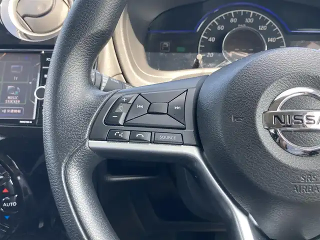 日産 ノート e－パワー X FOUR 鳥取県 2019(令1)年 10.1万km ブリリアントホワイトパール ４・W・D/ワンオーナー/純正ナビ/フルセグ/DVD/CD/BT/USB/アラウンドビューモニター/エマージェンシーブレーキ/レーンキープアシスト/レーダークルーズコントロール/前後コーナーセンサー/ETC/前方ドライブレコーダー/LEDヘットライト/純正15インチアルミホイール/プッシュエンジンスタート/フロアマット・ドアバイザー