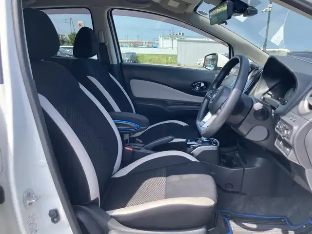 日産 ノート e－パワー X FOUR 鳥取県 2019(令1)年 10.1万km ブリリアントホワイトパール ４・W・D/ワンオーナー/純正ナビ/フルセグ/DVD/CD/BT/USB/アラウンドビューモニター/エマージェンシーブレーキ/レーンキープアシスト/レーダークルーズコントロール/前後コーナーセンサー/ETC/前方ドライブレコーダー/LEDヘットライト/純正15インチアルミホイール/プッシュエンジンスタート/フロアマット・ドアバイザー