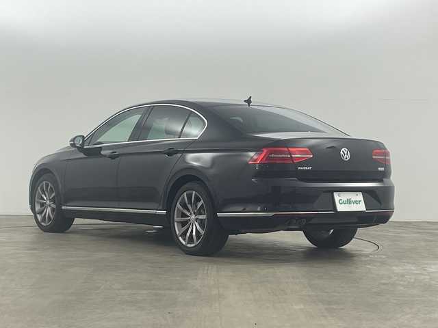 フォルクスワーゲン パサート TDI ハイライン 福島県 2019(平31)年 5.9万km ディープブラックパールエフェクト オールインセーフティ/・衝突被害軽減/・車線逸脱警報/・オートクルーズコントロール/・渋滞追従支援/・レーンチェンジアシスト/純正ナビ/・フルセグ/CD/DVD/SD/BT/USB/AUX/FM/AM/・全方位モニターカメラ/・ビルトインETC2.0/前後ドライブレコーダー/パワーリアゲート/革巻きステアリング/・ステアリングスイッチ/・パドルシフト/電子パーキングブレーキ/・オートブレーキホールド/レザーシート/・パワーシート/・シートヒーター/・ベンチレーションシート/ＬＥＤヘッドライト/・フォグランプ/・オートライト/・オートハイビーム/電動格納ミラー/・ウィンカーミラー/スマートキー/・プッシュスタート/純正フロアマット/純正18インチＡＷ