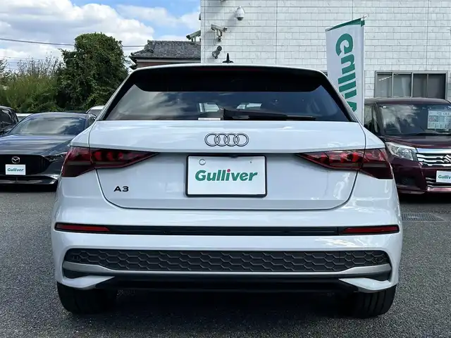アウディ アウディ Ａ３ SB 30TFSI アドバンスド 東京都 2025(令7)年 0.1万km グレイシアホワイトメタリック ワンオーナー/ナビゲーションパッケージ/・純正MMIナビ/・バーチャルコックピットプラス/コンビニエンス&アシスタンスパッケージ ライト/・シートヒーター（前席）/・アダプティブクルーズコントロール/・リヤビューカメラ/・パークアシスト/・ハイビームアシスト/ラグジュアリーパッケージ/・パーシャルレザー（ブラック）/・マルチカラーアンビエントライティング/純正ビルトインETC/純正ドライブレコーダー（前後）/取扱説明書/保証書/スペアキー1本