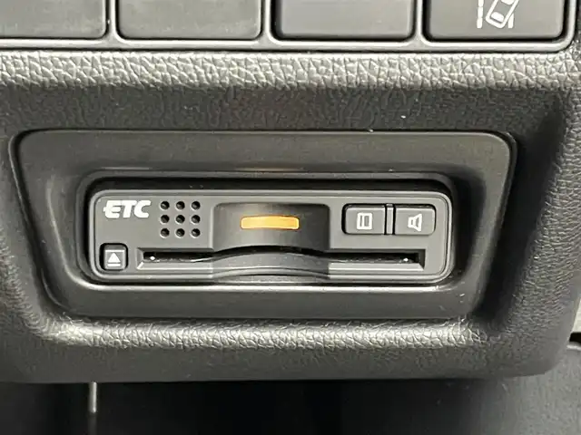 ホンダ ステップワゴン スパーダ ホンダセンシング 神奈川県 2017(平29)年 7.6万km プレミアムスパークルブラックパール 純正ナビ　フリップダウンモニター　バックカメラ　ビルトインＥＴＣ　アダクティブクルーズコントロール　両側パワースライドドア　純正アルミホイール　オートライト　ＬＥＤヘッドライト　地デジフルセグ