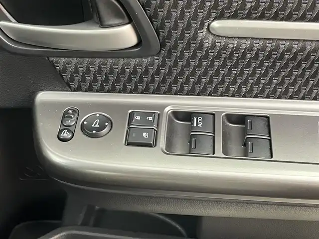 ホンダ ステップワゴン スパーダ ホンダセンシング 神奈川県 2017(平29)年 7.6万km プレミアムスパークルブラックパール 純正ナビ　フリップダウンモニター　バックカメラ　ビルトインＥＴＣ　アダクティブクルーズコントロール　両側パワースライドドア　純正アルミホイール　オートライト　ＬＥＤヘッドライト　地デジフルセグ