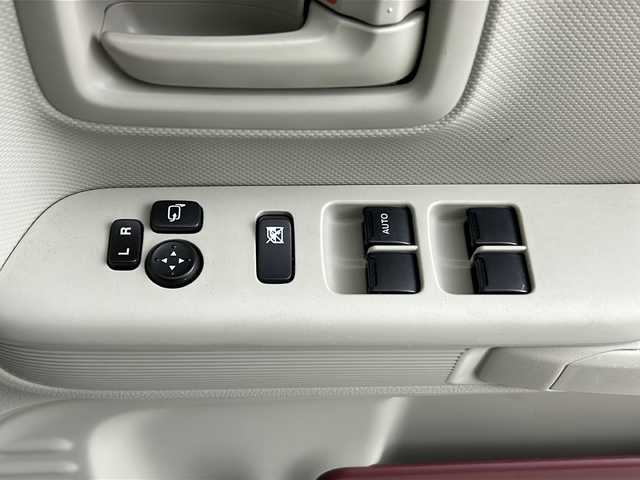スズキ スペーシア HYBRID X 2トーン 埼玉県 2020(令2)年 4.3万km オフブルーメタリック/ホワイト2トーン 両側パワースライドドア/社外メモリナビ(型式：AVIC-RW302)/CD/DVD/ワンセグ/運転席シートヒーター/衝突軽減システム/レーンキープアシスト/横滑り防止システム/コーナーセンサー/アイドリングストップ/純正14インチアルミホイール/純正フロアマット/LEDヘッドライト/プッシュスタート/スマートキー