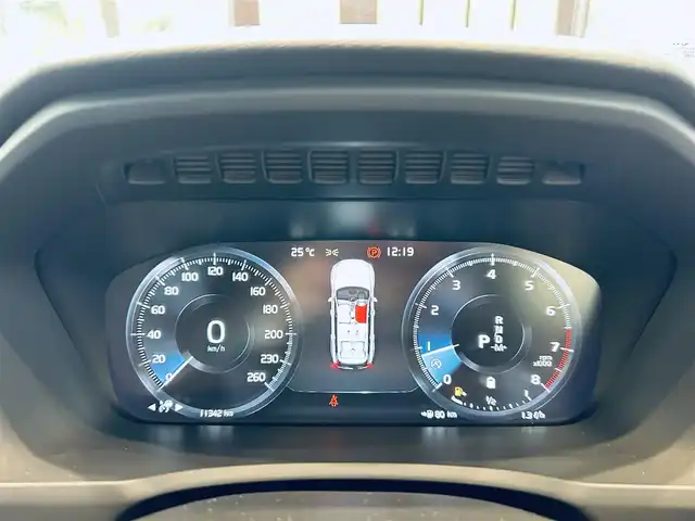 ボルボ ＸＣ９０ B5 AWD ノルディックED 大阪府 2020(令2)年 1.2万km サヴィルグレーメタリック 100台限定/サンルーフ/HarmanKardon/ACC/BLIS/純正ナビ/TV/360度カメラ/applecarplay/純正20インチAW/LEDヘッドライト/電動リアゲート/黒革/メモリ付きパワーシート/シートヒーター/ステアリングヒーター/自動駐車