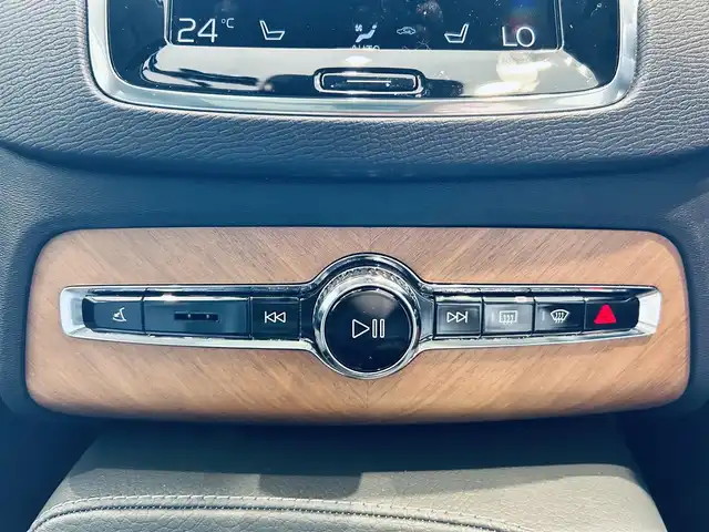 ボルボ ＸＣ９０ B5 AWD ノルディックED 大阪府 2020(令2)年 1.2万km サヴィルグレーメタリック 100台限定/サンルーフ/HarmanKardon/ACC/BLIS/純正ナビ/TV/360度カメラ/applecarplay/純正20インチAW/LEDヘッドライト/電動リアゲート/黒革/メモリ付きパワーシート/シートヒーター/ステアリングヒーター/自動駐車