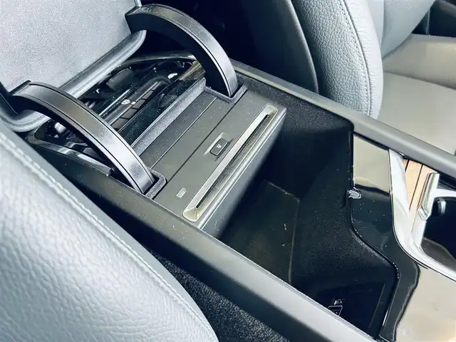 ボルボ ＸＣ９０ B5 AWD ノルディックED 大阪府 2020(令2)年 1.2万km サヴィルグレーメタリック 100台限定/サンルーフ/HarmanKardon/ACC/BLIS/純正ナビ/TV/360度カメラ/applecarplay/純正20インチAW/LEDヘッドライト/電動リアゲート/黒革/メモリ付きパワーシート/シートヒーター/ステアリングヒーター/自動駐車
