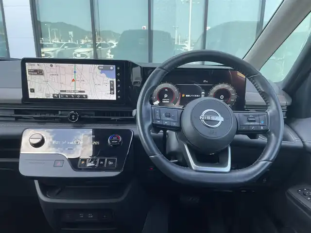 日産 セレナ ハイウェイスター V 香川県 2023(令5)年 1.7万km 赤 登録時走行距離：16792km/純正9型ナビゲーション/【AM/FM/TV/HDMI】/アラウンドビューモニター/衝突被害軽減ブレーキ/LDW（車線逸脱警報）/踏み間違い衝突防止アシスト/ふらつき警報/横滑り防止装置/プロパイロット（ACC）/クリアランスソナー（前後）/ビルトインETC2.0/LEDオートライト/フォグランプ/純正16インチアルミホイール/オートホールド付きブレーキ/後席サンシェード/パーソナルテーブル（2列目・3列目）/スペアキー/スマートキー/プッシュスタート
