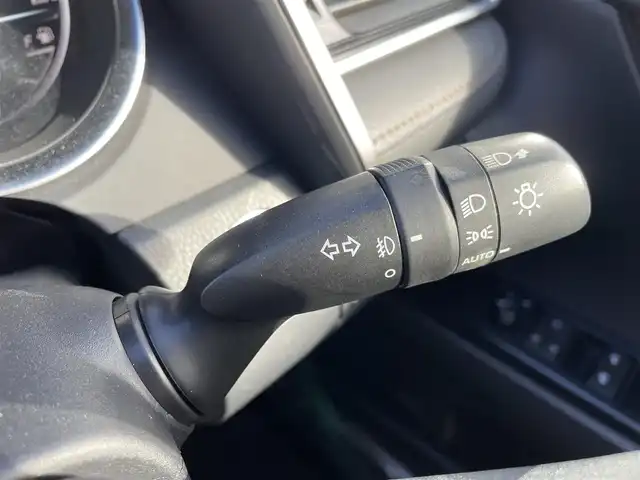 トヨタ カムリ G 宮崎県 2017(平29)年 9.4万km エモーショナルレッド 純正ナビ/　(AM/FM/BT/SD/DVD/TV)/サンルーフ/オートライト/オートハイビーム/クルーズコントロール/キープレーンアシスト/ドライブレコーダー/電動格納ミラー/純正アルミ　17インチ/純正マット/USB　前：１　後：２/シガーソケット/ETC2.0