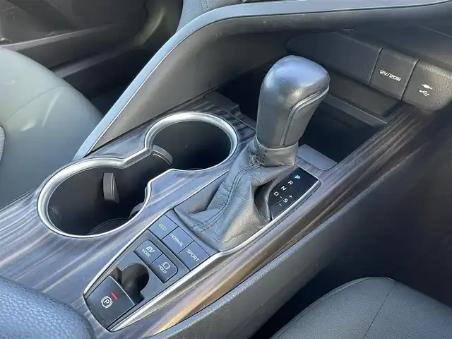 トヨタ カムリ G 宮崎県 2017(平29)年 9.4万km エモーショナルレッド 純正ナビ/　(AM/FM/BT/SD/DVD/TV)/サンルーフ/オートライト/オートハイビーム/クルーズコントロール/キープレーンアシスト/ドライブレコーダー/電動格納ミラー/純正アルミ　17インチ/純正マット/USB　前：１　後：２/シガーソケット/ETC2.0