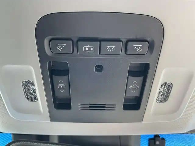 トヨタ カムリ G 宮崎県 2017(平29)年 9.4万km エモーショナルレッド 純正ナビ/　(AM/FM/BT/SD/DVD/TV)/サンルーフ/オートライト/オートハイビーム/クルーズコントロール/キープレーンアシスト/ドライブレコーダー/電動格納ミラー/純正アルミ　17インチ/純正マット/USB　前：１　後：２/シガーソケット/ETC2.0