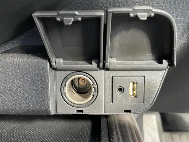 トヨタ カムリ G 宮崎県 2017(平29)年 9.4万km エモーショナルレッド 純正ナビ/　(AM/FM/BT/SD/DVD/TV)/サンルーフ/オートライト/オートハイビーム/クルーズコントロール/キープレーンアシスト/ドライブレコーダー/電動格納ミラー/純正アルミ　17インチ/純正マット/USB　前：１　後：２/シガーソケット/ETC2.0