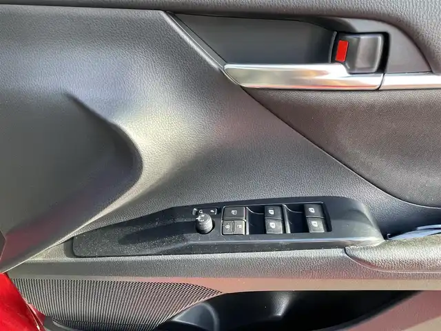 トヨタ カムリ G 宮崎県 2017(平29)年 9.4万km エモーショナルレッド 純正ナビ/　(AM/FM/BT/SD/DVD/TV)/サンルーフ/オートライト/オートハイビーム/クルーズコントロール/キープレーンアシスト/ドライブレコーダー/電動格納ミラー/純正アルミ　17インチ/純正マット/USB　前：１　後：２/シガーソケット/ETC2.0