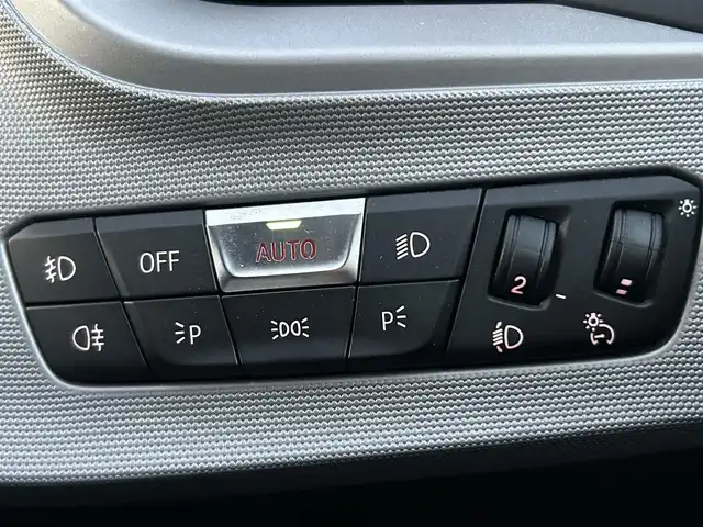 ＢＭＷ ＢＭＷ ２１８ｄ グランクーペ プレイ EDジョイ+ 佐賀県 2021(令3)年 6.8万km 白 純正ナビ/Bluetooth/USB/バックカメラ/ブラインドスポットモニター/アダクティブクルーズコントロール/オートホールド/１２Vソケット/デュアルエアコン/メモリー付きパワーシート/純正フロアマット/純正アルミ/衝突被害軽減システム/レーンキープアシスト/横滑り防止機能