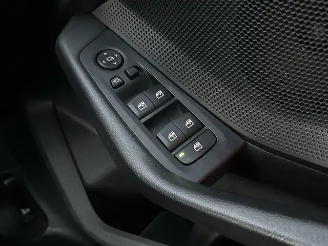 ＢＭＷ ＢＭＷ ２１８ｄ グランクーペ プレイ EDジョイ+ 佐賀県 2021(令3)年 6.8万km 白 純正ナビ/Bluetooth/USB/バックカメラ/ブラインドスポットモニター/アダクティブクルーズコントロール/オートホールド/１２Vソケット/デュアルエアコン/メモリー付きパワーシート/純正フロアマット/純正アルミ/衝突被害軽減システム/レーンキープアシスト/横滑り防止機能