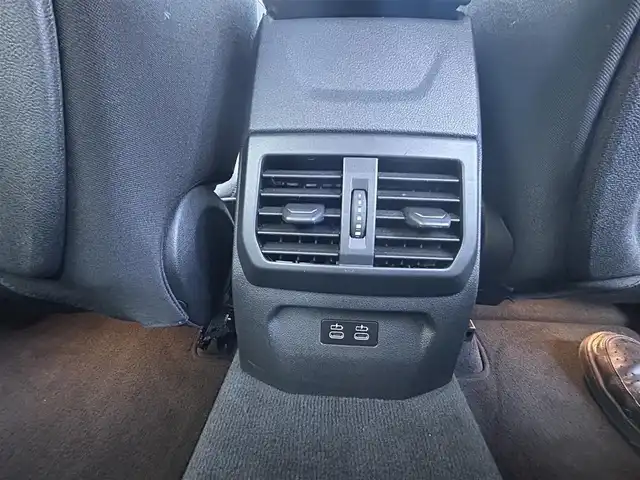 ＢＭＷ ＢＭＷ ２１８ｄ グランクーペ プレイ EDジョイ+ 佐賀県 2021(令3)年 6.8万km 白 純正ナビ/Bluetooth/USB/バックカメラ/ブラインドスポットモニター/アダクティブクルーズコントロール/オートホールド/１２Vソケット/デュアルエアコン/メモリー付きパワーシート/純正フロアマット/純正アルミ/衝突被害軽減システム/レーンキープアシスト/横滑り防止機能