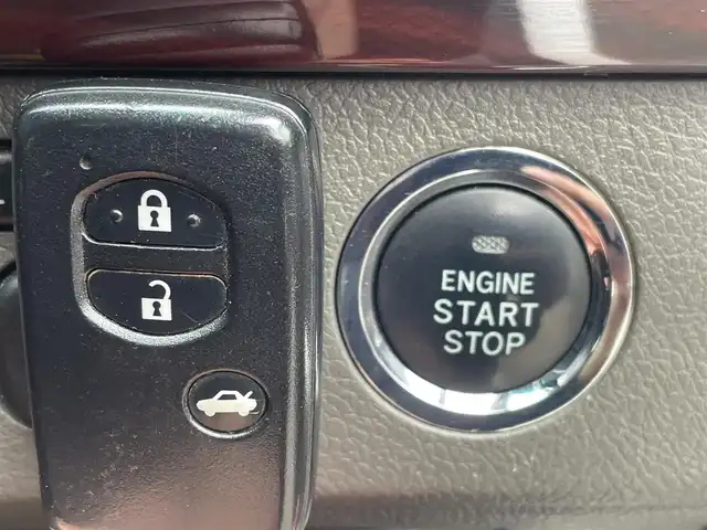 トヨタ マークＸ 250G リラックスセレクション 兵庫県 2010(平22)年 5.8万km ホワイトパールクリスタルシャイン 純正SDナビ/フルセグ/Bluetooth/CD/DVD/AUX/バックカメラ/ステアリングリモコン/革巻ステアリング/パワーシート/フォグランプ/カーテンエアバッグ/ETC/純正アルミホイール/スイッチスタート