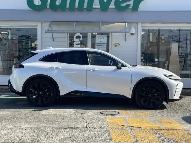 トヨタ クラウン スポーツ Z 神奈川県 2024(令6)年 1.3万km プレシャスホワイトパール 純正122.3インチディスプレイオーディオ/　（コネクティッドナビ・Bluetooth）/フルセグTV/パノラマルーフ/サンドブラウン本革シート/前席パワーシート/前席シートヒーター/エアシート/ステアリングヒーター/トヨタセーフティセンス/トヨタチームメイト/パノラミックビューモニター/デジタルインナーミラー/レーダークルーズコントロール/ブラインドスポットモニター/ヘッドアップディスプレイ/縦置き置くだけ充電/パワーバックドア/ビルトインETC2.0/スマートキー×2/保証書/取扱説明書