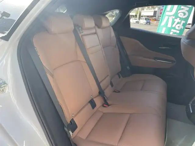 トヨタ クラウン スポーツ Z 神奈川県 2024(令6)年 1.3万km プレシャスホワイトパール 純正122.3インチディスプレイオーディオ/　（コネクティッドナビ・Bluetooth）/フルセグTV/パノラマルーフ/サンドブラウン本革シート/前席パワーシート/前席シートヒーター/エアシート/ステアリングヒーター/トヨタセーフティセンス/トヨタチームメイト/パノラミックビューモニター/デジタルインナーミラー/レーダークルーズコントロール/ブラインドスポットモニター/ヘッドアップディスプレイ/縦置き置くだけ充電/パワーバックドア/ビルトインETC2.0/スマートキー×2/保証書/取扱説明書