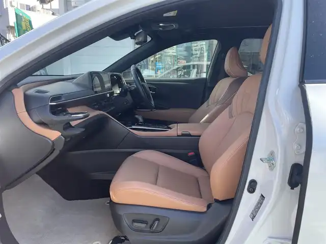 トヨタ クラウン スポーツ Z 神奈川県 2024(令6)年 1.3万km プレシャスホワイトパール 純正122.3インチディスプレイオーディオ/　（コネクティッドナビ・Bluetooth）/フルセグTV/パノラマルーフ/サンドブラウン本革シート/前席パワーシート/前席シートヒーター/エアシート/ステアリングヒーター/トヨタセーフティセンス/トヨタチームメイト/パノラミックビューモニター/デジタルインナーミラー/レーダークルーズコントロール/ブラインドスポットモニター/ヘッドアップディスプレイ/縦置き置くだけ充電/パワーバックドア/ビルトインETC2.0/スマートキー×2/保証書/取扱説明書