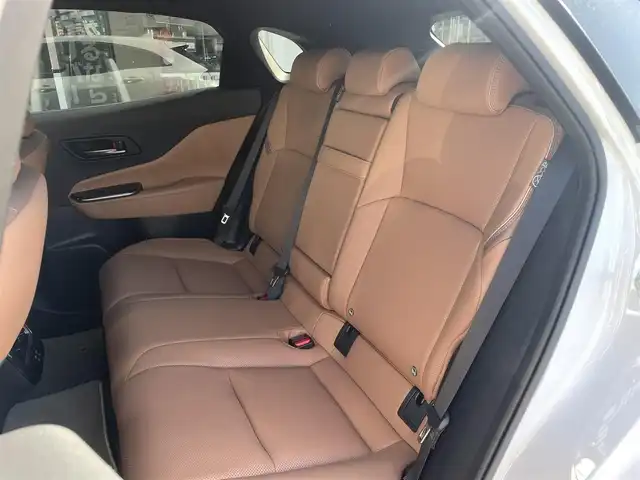 トヨタ クラウン スポーツ Z 神奈川県 2024(令6)年 1.3万km プレシャスホワイトパール 純正122.3インチディスプレイオーディオ/　（コネクティッドナビ・Bluetooth）/フルセグTV/パノラマルーフ/サンドブラウン本革シート/前席パワーシート/前席シートヒーター/エアシート/ステアリングヒーター/トヨタセーフティセンス/トヨタチームメイト/パノラミックビューモニター/デジタルインナーミラー/レーダークルーズコントロール/ブラインドスポットモニター/ヘッドアップディスプレイ/縦置き置くだけ充電/パワーバックドア/ビルトインETC2.0/スマートキー×2/保証書/取扱説明書