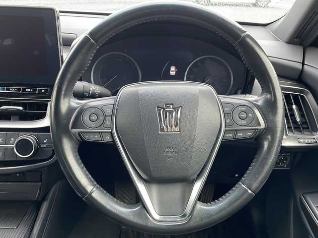 トヨタ クラウン ハイブリッド S Four 岩手県 2021(令3)年 6万km グレー ボディーカラー：特別設定色プレシャスメタル〈1L5〉/4WD/純正ナビ(CD/DVD/SD/ラジオ/Bluetooth)/フルセグテレビ/バックカメラ/プリクラッシュセーフティ/レーンディパーチャーアラート/レーダークルーズコントロール/オートハイビーム/ブラインドスポットモニター/ハーフレザーシート/前席シートヒーター/前席パワーシート/ビルトインETC(2.0)/AC100V電源/コーナーセンサー/リアサンシェード/純正17inアルミホイール/純正フロアマット/スマートキー（×2）/ステアリングスイッチ/ドアバイザー/保証書