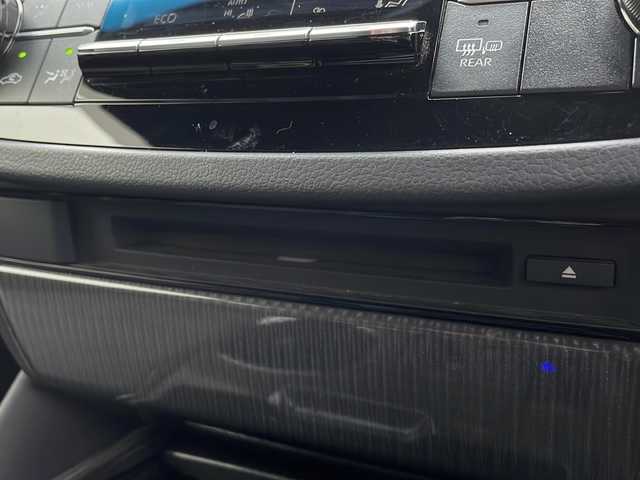 トヨタ クラウン ハイブリッド S Four 岩手県 2021(令3)年 6万km グレー ボディーカラー：特別設定色プレシャスメタル〈1L5〉/4WD/純正ナビ(CD/DVD/SD/ラジオ/Bluetooth)/フルセグテレビ/バックカメラ/プリクラッシュセーフティ/レーンディパーチャーアラート/レーダークルーズコントロール/オートハイビーム/ブラインドスポットモニター/ハーフレザーシート/前席シートヒーター/前席パワーシート/ビルトインETC(2.0)/AC100V電源/コーナーセンサー/リアサンシェード/純正17inアルミホイール/純正フロアマット/スマートキー（×2）/ステアリングスイッチ/ドアバイザー/保証書