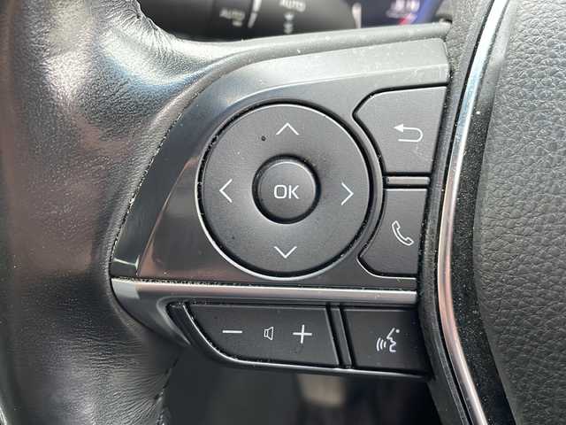 トヨタ クラウン ハイブリッド S Four 岩手県 2021(令3)年 6万km グレー ボディーカラー：特別設定色プレシャスメタル〈1L5〉/4WD/純正ナビ(CD/DVD/SD/ラジオ/Bluetooth)/フルセグテレビ/バックカメラ/プリクラッシュセーフティ/レーンディパーチャーアラート/レーダークルーズコントロール/オートハイビーム/ブラインドスポットモニター/ハーフレザーシート/前席シートヒーター/前席パワーシート/ビルトインETC(2.0)/AC100V電源/コーナーセンサー/リアサンシェード/純正17inアルミホイール/純正フロアマット/スマートキー（×2）/ステアリングスイッチ/ドアバイザー/保証書