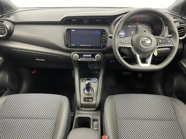 日産 キックス X 埼玉県 2021(令3)年 6.3万km ブリリアントホワイトパール/ピュアブラック 2トーン プロパイロット　純正９インチナビ　アラウンドビューモニター　ビルトインＥＴＣ　ドライブレコーダー　レーダークルーズコントロール　インテリジェントルームミラー　ハーフレザー　オートライト　ＬＥＤライト