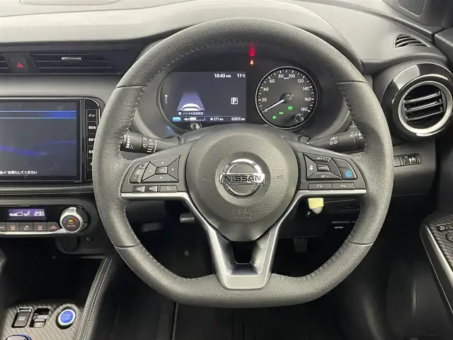 日産 キックス X 埼玉県 2021(令3)年 6.3万km ブリリアントホワイトパール/ピュアブラック 2トーン プロパイロット　純正９インチナビ　アラウンドビューモニター　ビルトインＥＴＣ　ドライブレコーダー　レーダークルーズコントロール　インテリジェントルームミラー　ハーフレザー　オートライト　ＬＥＤライト