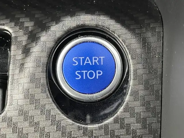 日産 キックス X 埼玉県 2021(令3)年 6.3万km ブリリアントホワイトパール/ピュアブラック 2トーン プロパイロット　純正９インチナビ　アラウンドビューモニター　ビルトインＥＴＣ　ドライブレコーダー　レーダークルーズコントロール　インテリジェントルームミラー　ハーフレザー　オートライト　ＬＥＤライト