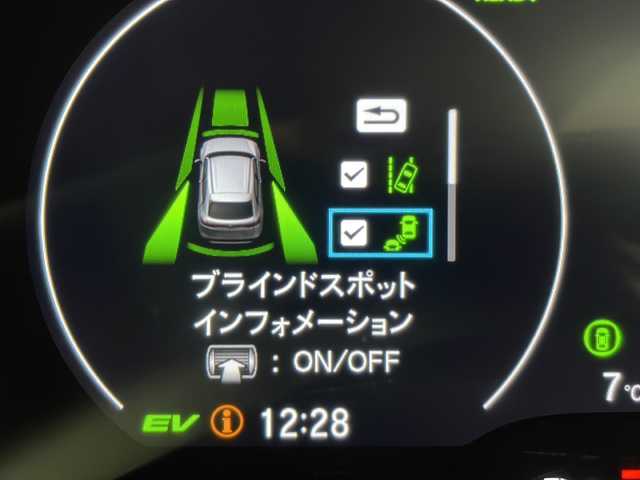 ホンダ ヴェゼル ハイブリッド e:HEV Z 愛知県 2021(令3)年 3.5万km プラチナホワイトパール ホンダセンシング/レーダークルーズコントロール/レーンキープアシスト/ブラインドスポットモニター/コーナーセンサー/純正9インチナビ&BT&TV/バックカメラ/前後ドライブレコーダー/ハーフレザーシート/シートヒーター/置くだけ充電/ステアリングヒーター/パワーバックドア/ETC2.0/LＥＤオートライト/オートハイビーム/純正18インチAW