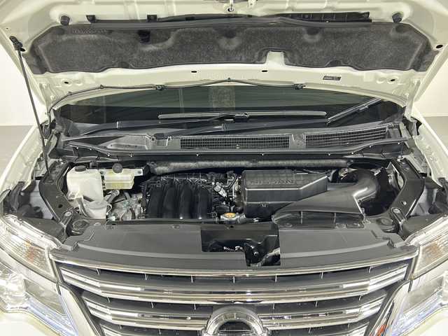 日産 セレナ HWS S HV Vセレ +SeftyⅡ 福岡県 2015(平27)年 1.7万km ブリリアントホワイトパール 禁煙車 /アラウンドビューモニター/バックカメラ /フリップダウンモニター /純正メモリナビ【フルセグTV DVD CD BT】 /横滑り防止装置 /レーンキープアシスト /コーナーセンサー /ビルドインETC